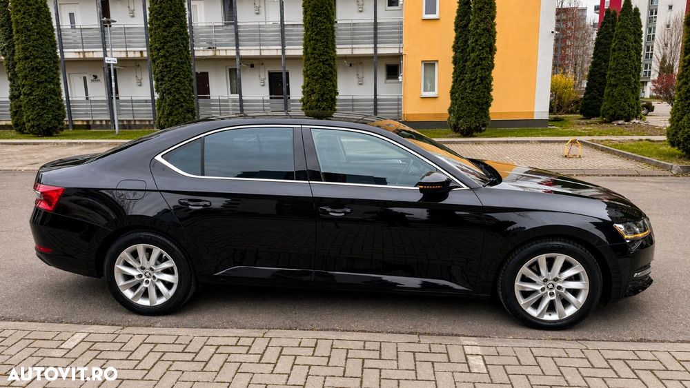 Skoda Superb 2.0 TDI DSG Style - 6