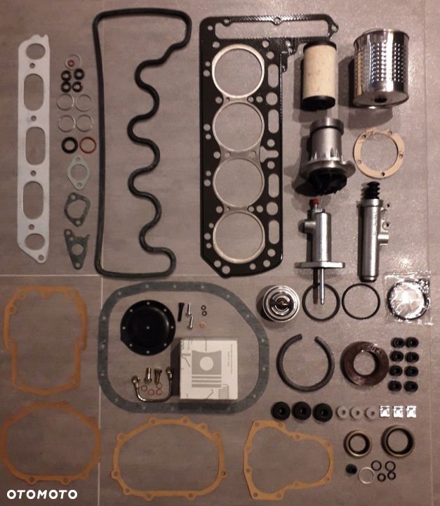 USZCZELKA MERCEDES W115 W123 SILNIK 200D - 1