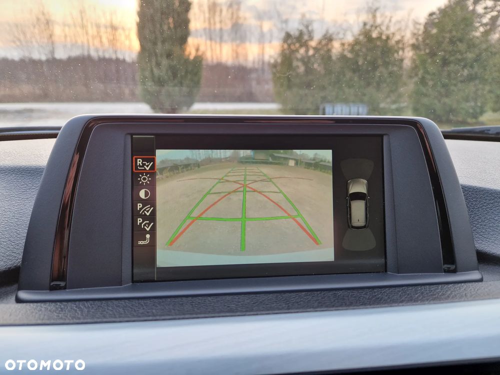 BMW Seria 3 320d xDrive - 24