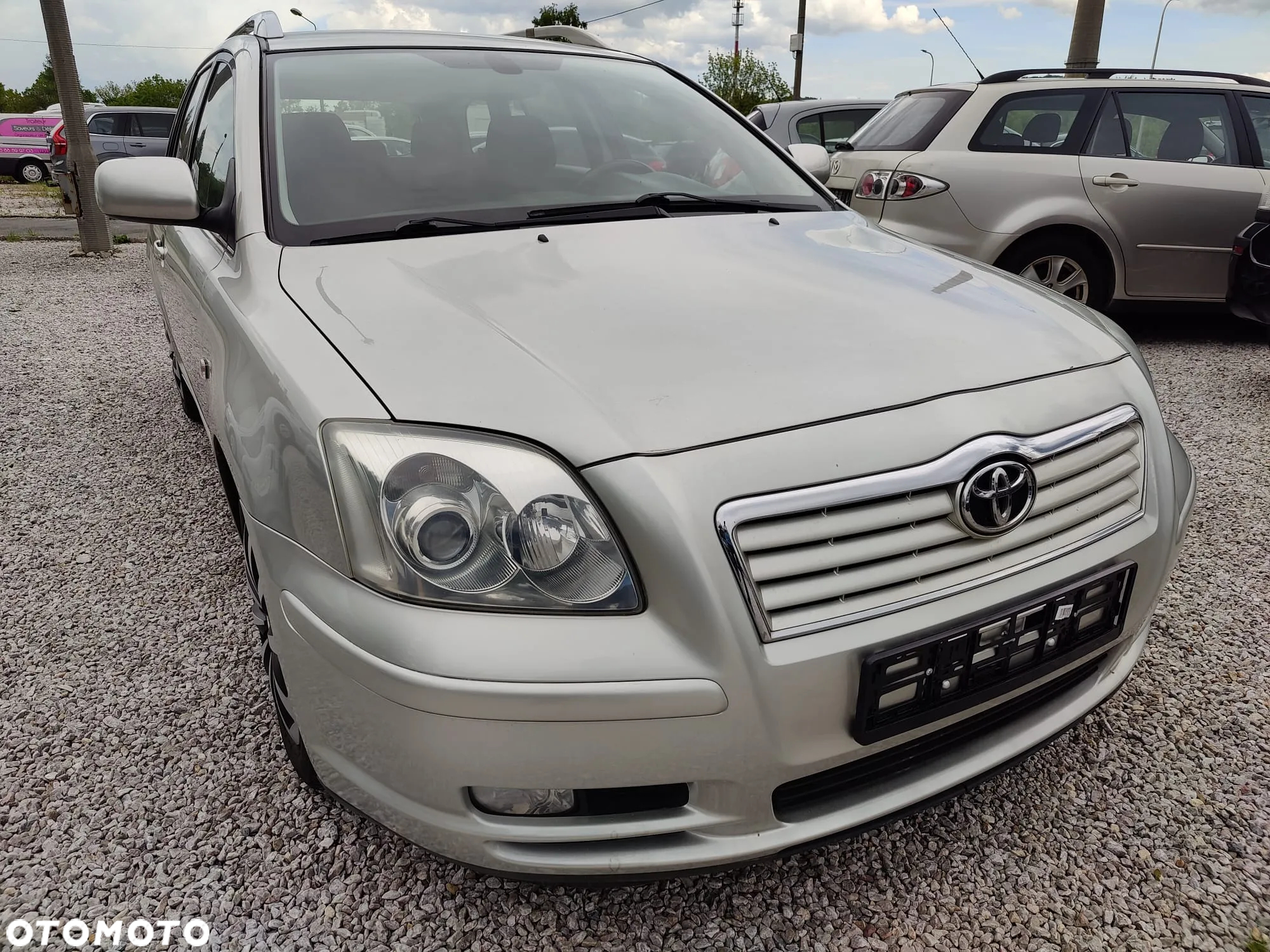 Toyota Avensis - 12