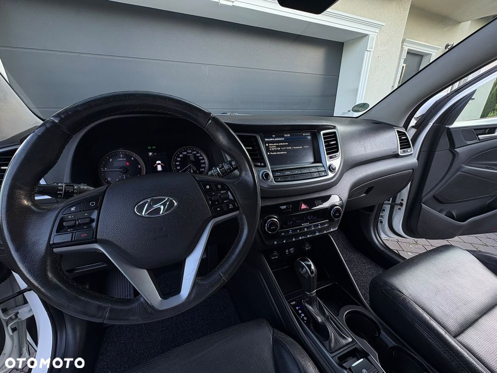 Hyundai Tucson 2.0 CRDI Style 4WD - 25
