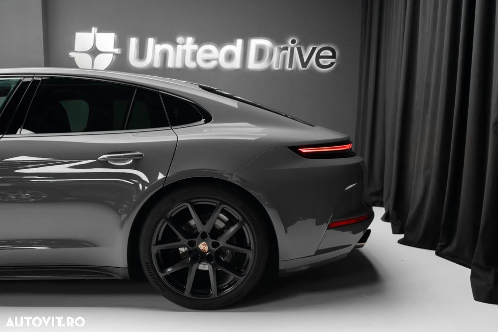 Porsche Panamera 4 - 9
