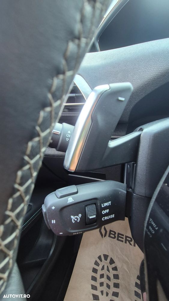 Peugeot 3008 PHEV EAT8 Allure - 24