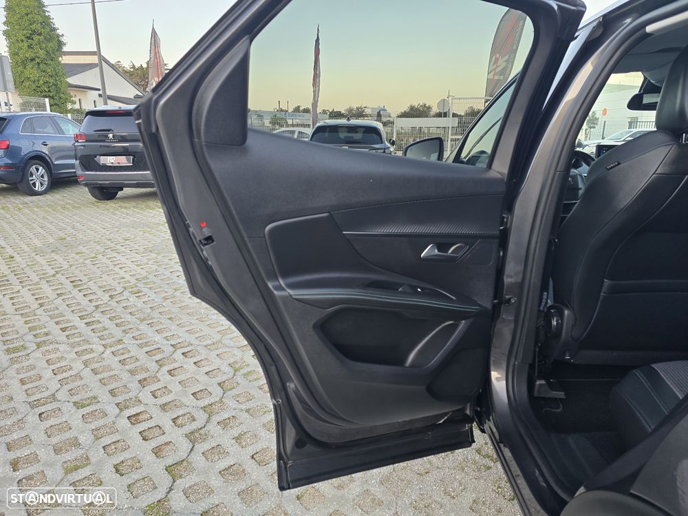 Peugeot 3008 BlueHDi 130 Stop & Start EAT8 Allure - 38