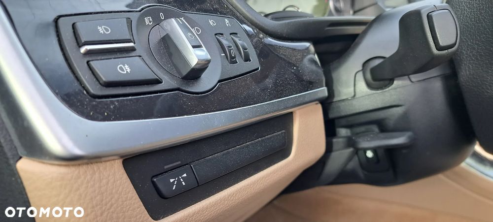 BMW Seria 5 523i Sport-Aut - 13