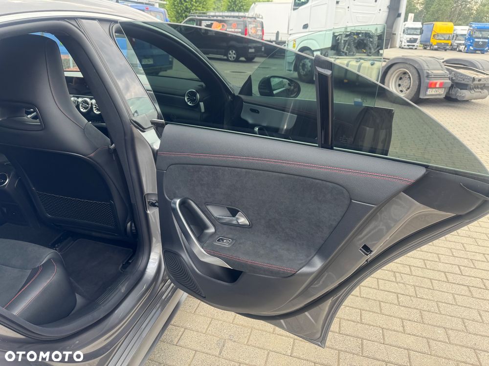 Mercedes-Benz CLA 200 AMG Line 7G-DCT - 14