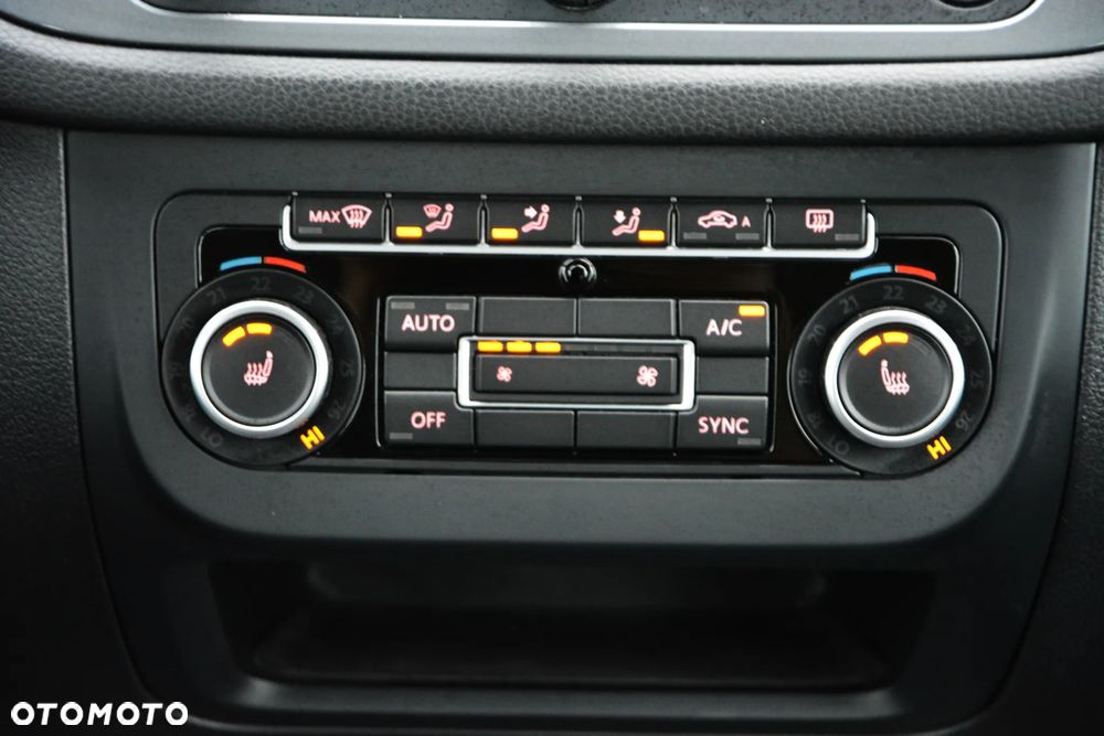 Volkswagen Tiguan - 14
