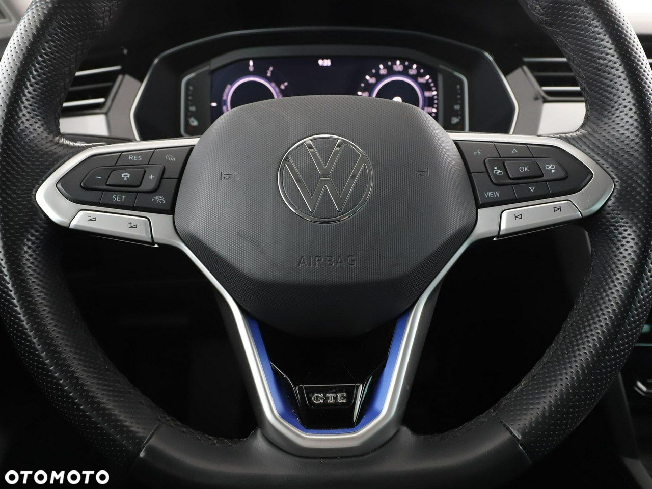 Volkswagen Passat - 22