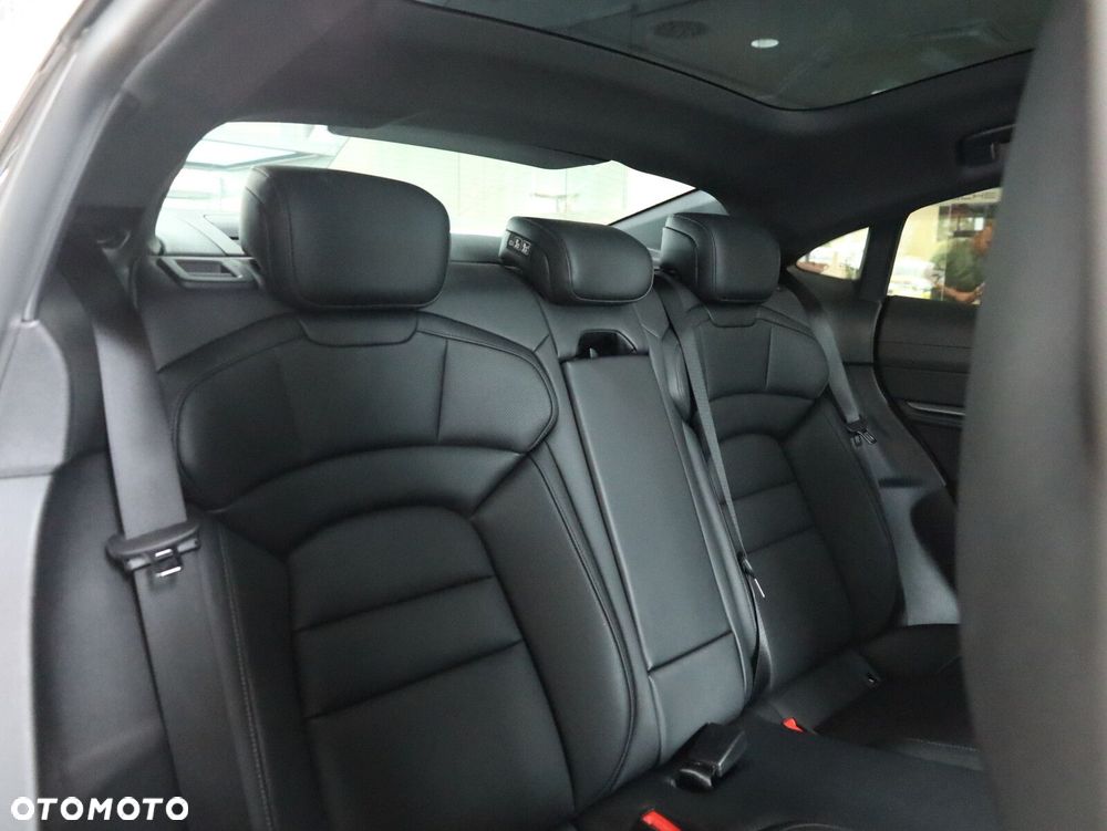 Porsche Taycan - 20