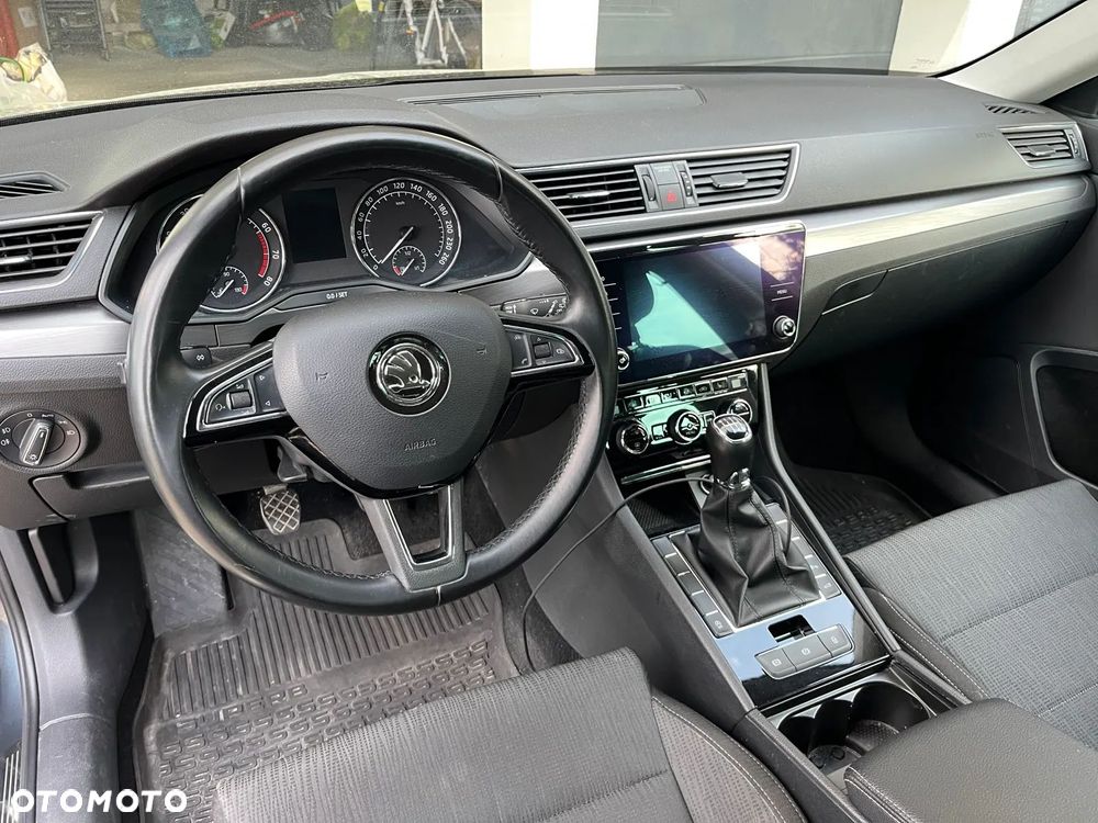 Skoda Superb 1.8 TSI Ambition - 11