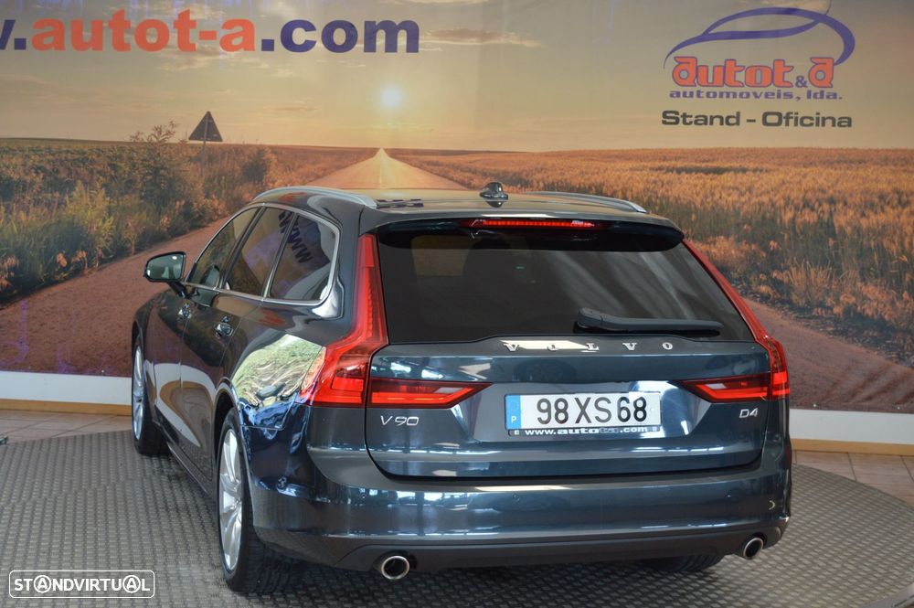 Volvo V90 2.0 D4 Momentum Plus Geartronic - 4