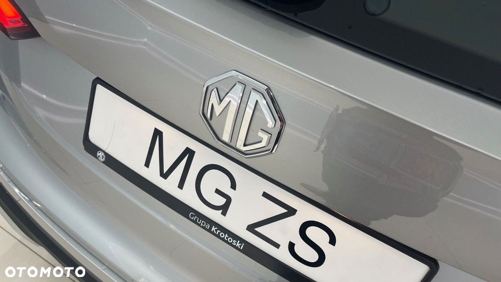 MG ZS - 17