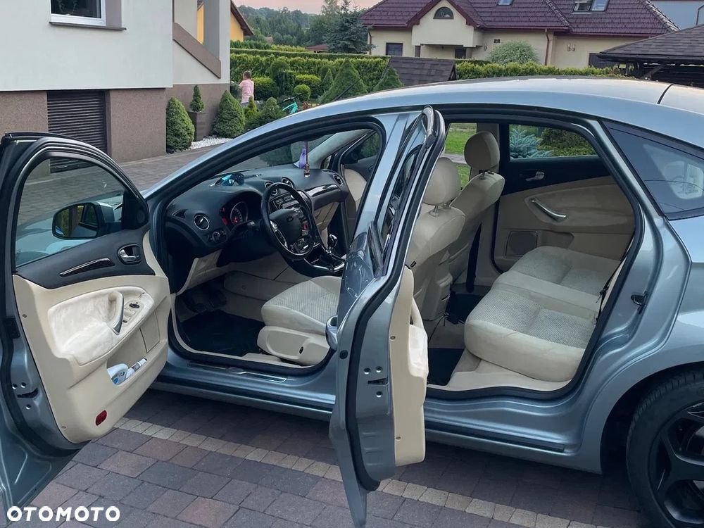 Ford Mondeo 1.8 TDCi Ghia - 16