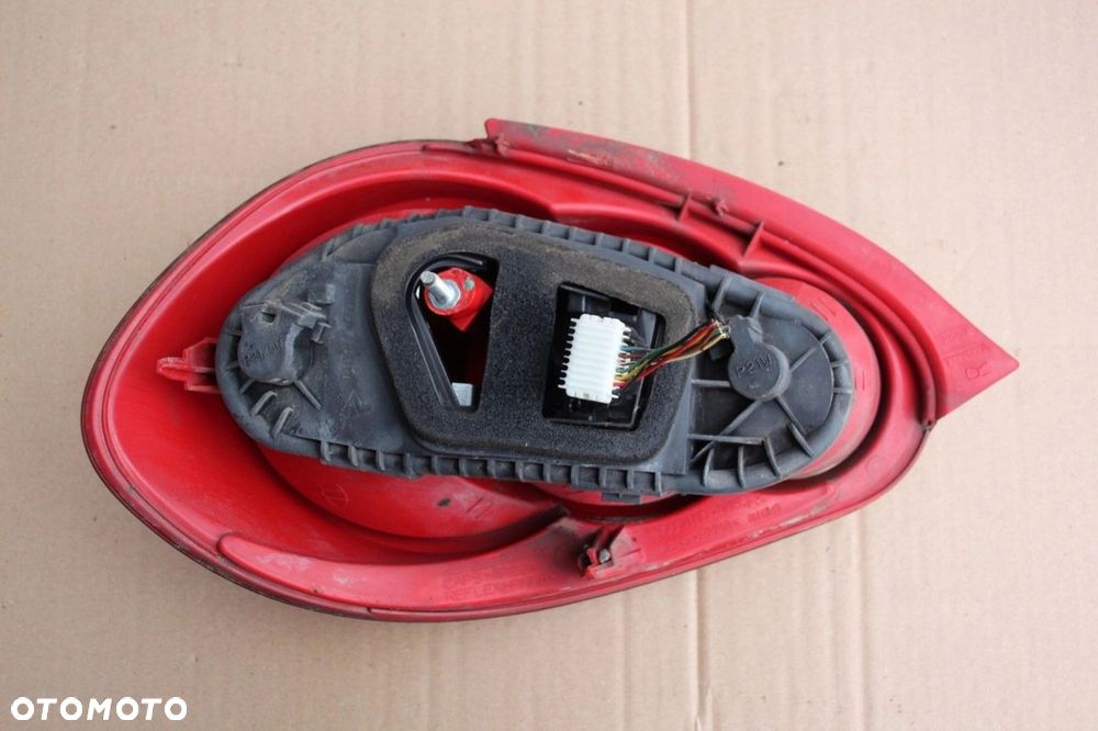 Lampa prawa PRAWY TYŁ oryginalna TOYOTA AYGO I 81550-0H020 - 4