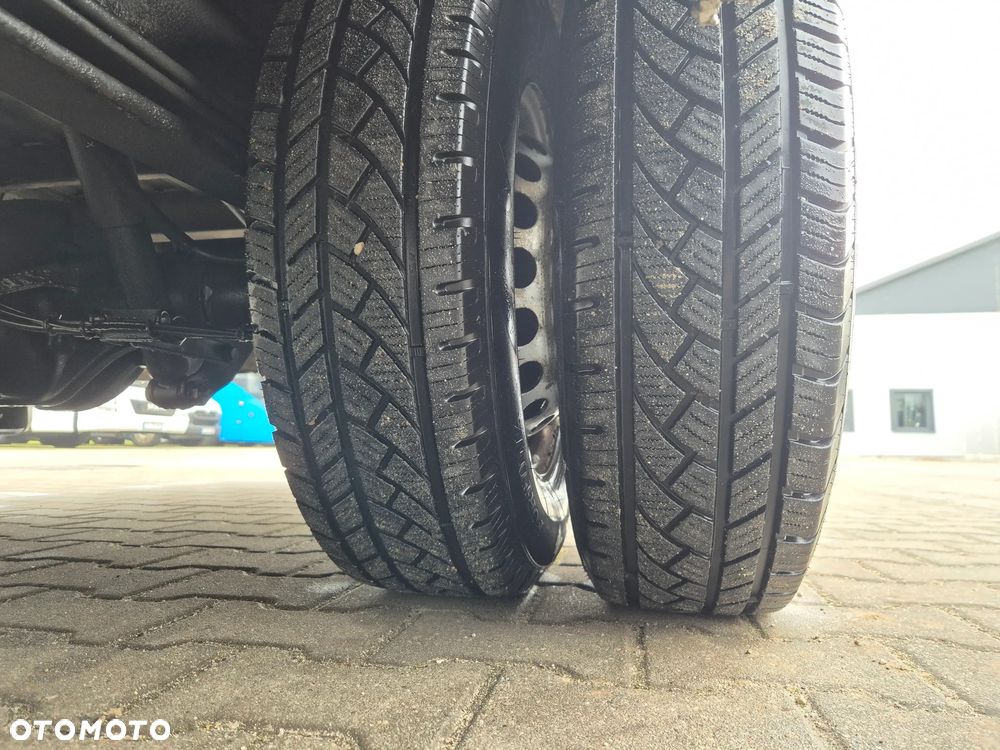 Mercedes-Benz SPRINTER/ 23 MIEJSCA + STOJĄCE/ 67 000 KM / KLIMA - 11