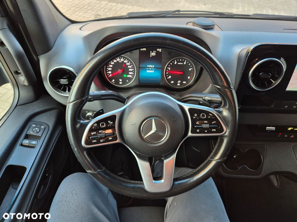 Mercedes-Benz Sprinter - 8