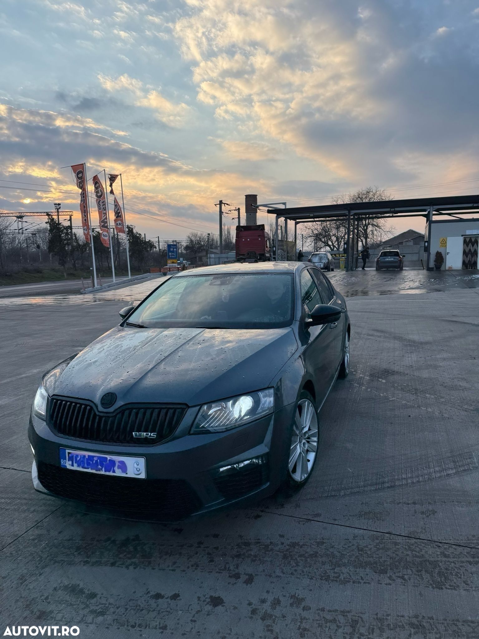 Skoda Octavia 2.0 TDI DSG RS - 1