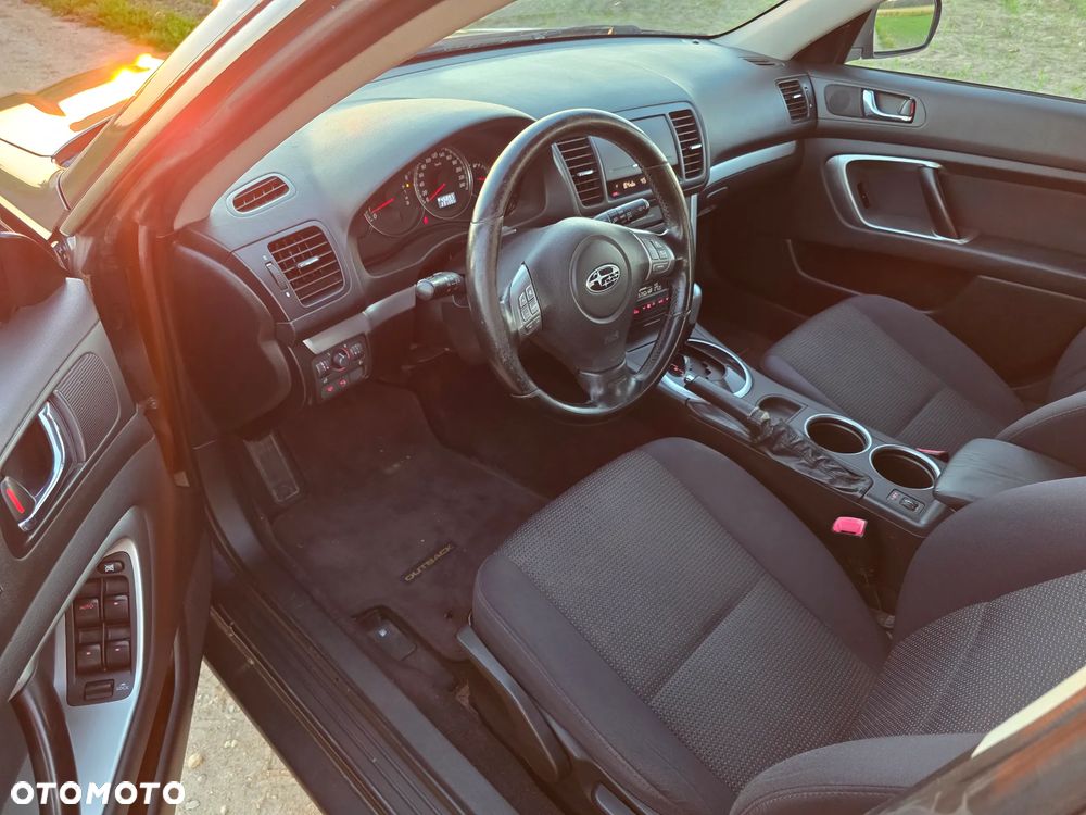 Subaru Outback - 12