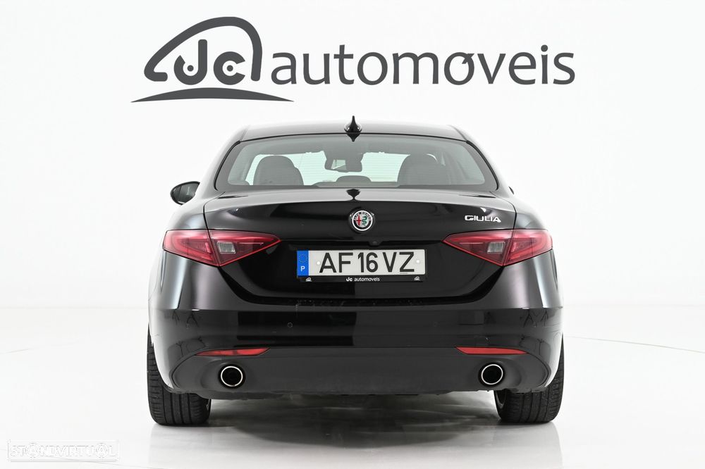 Alfa Romeo Giulia 2.2 D Ti AT8 - 8