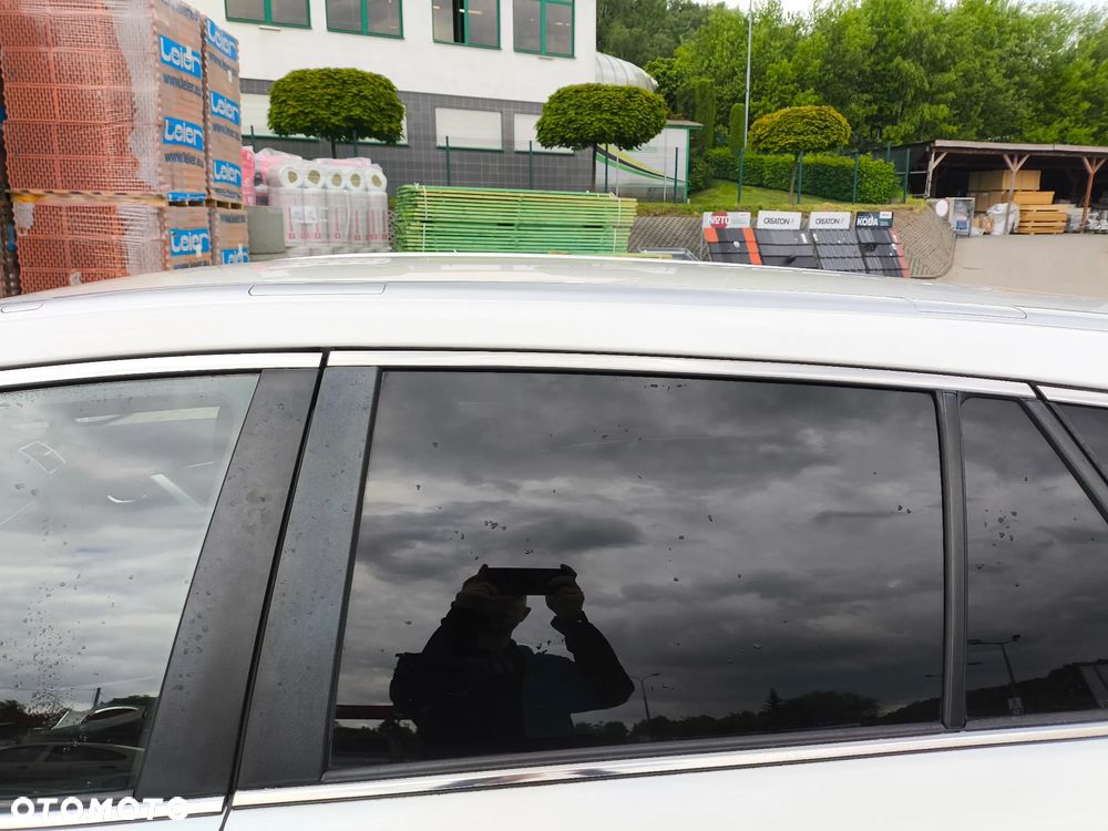 Toyota Avensis 2.0 D-4D Premium - 20