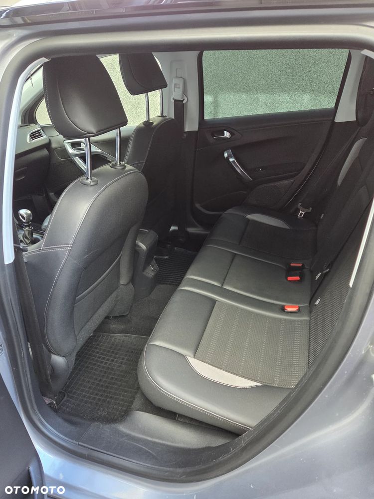 Peugeot 2008 BlueHDi FAP 120 STOP & START Allure - 15