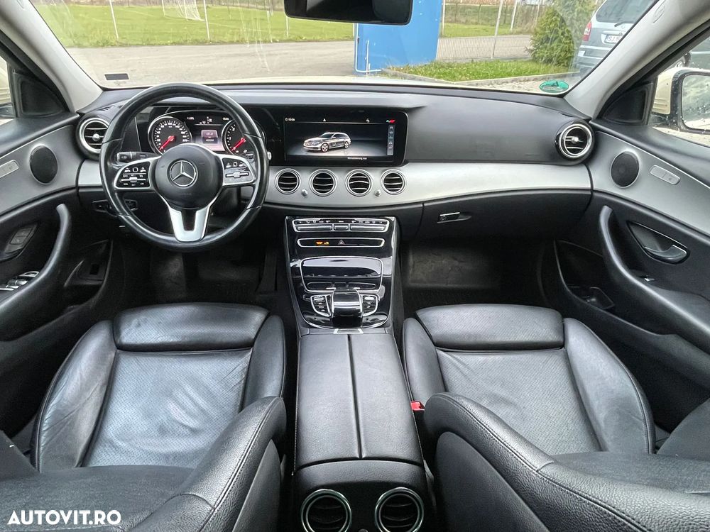 Mercedes-Benz E - 11