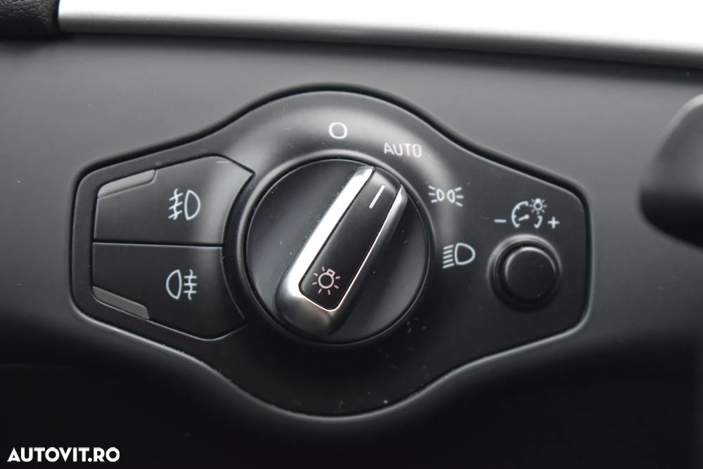 Audi A4 Avant 2.0 TDI ultra - 33