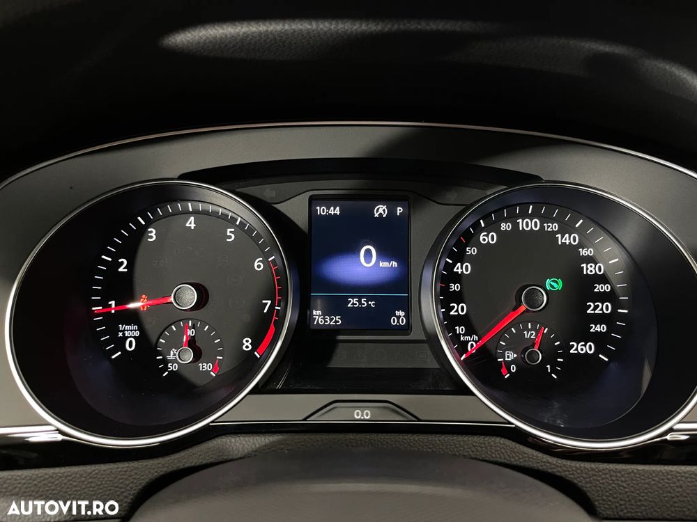 Volkswagen Passat 1.5 TSI ACT DSG Comfortline - 25