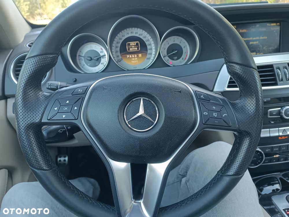 Mercedes-Benz Klasa C 250 Coupe (BlueEFFICIENCY) 7G-TRONIC - 17