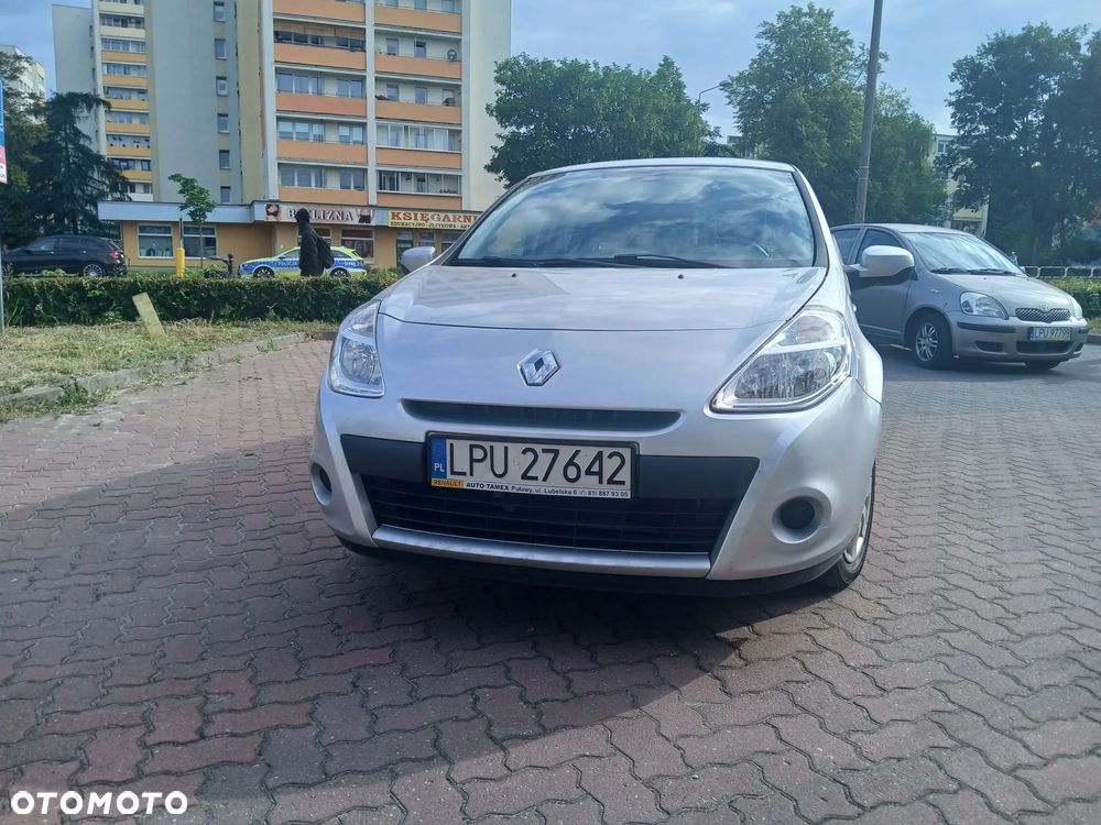 Renault Clio 1.2 16V Intens - 1