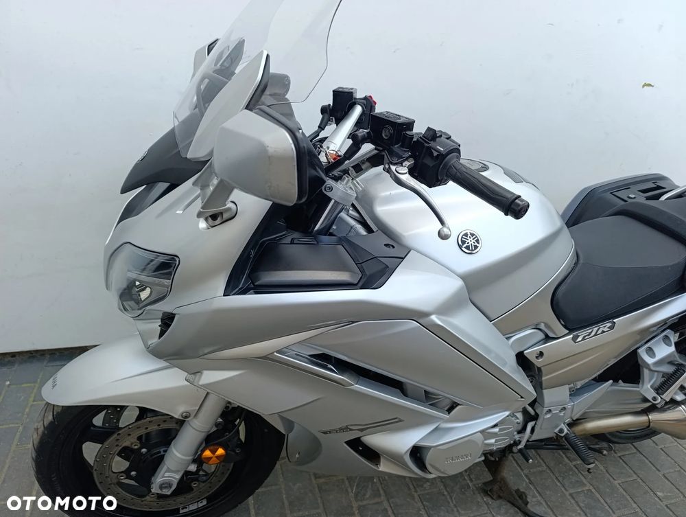 Yamaha FJR - 11