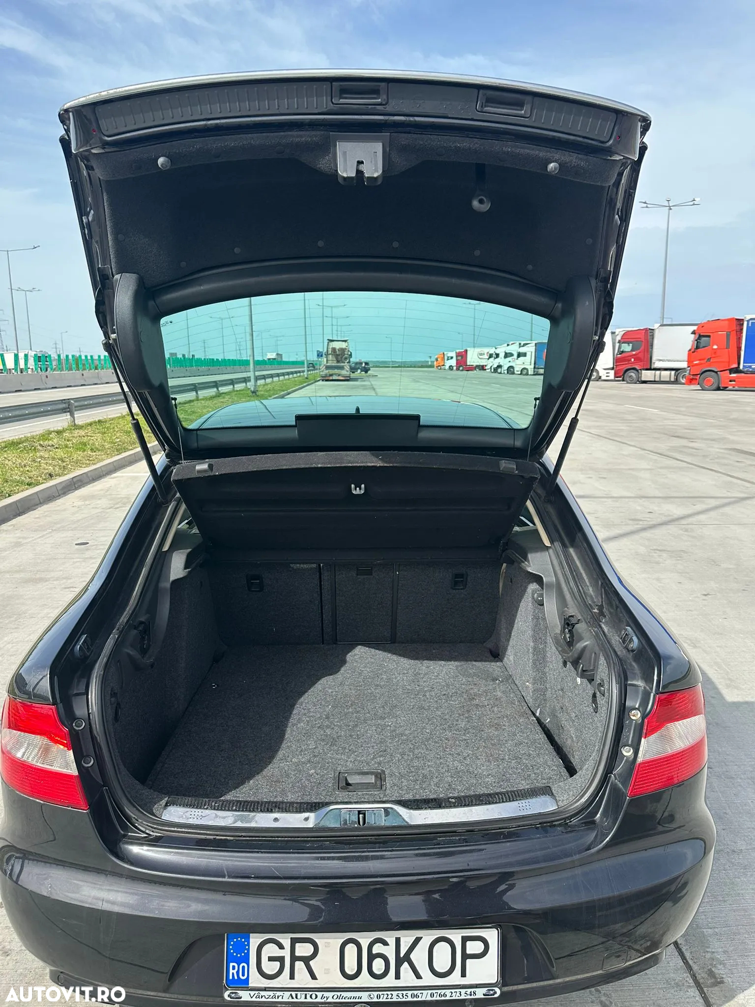 Skoda Superb 2.0 TDI DSG Active - 8