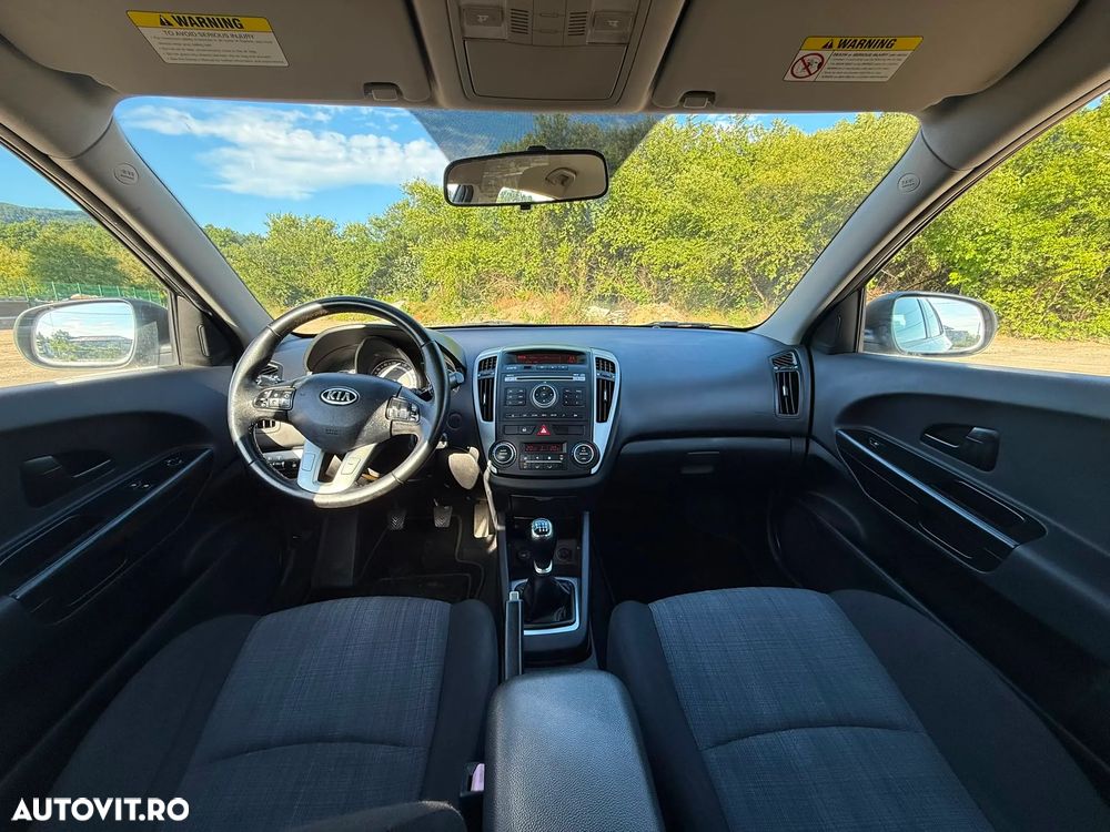 Kia Ceed 1.6 CRDi ISG Business Line - 10