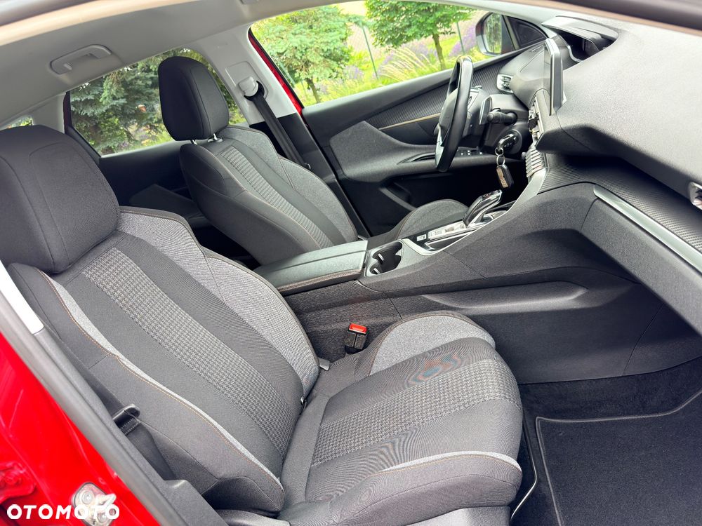 Peugeot 3008 PureTech 130 Stop & Start GPF EAT8 Allure Business-Paket - 29