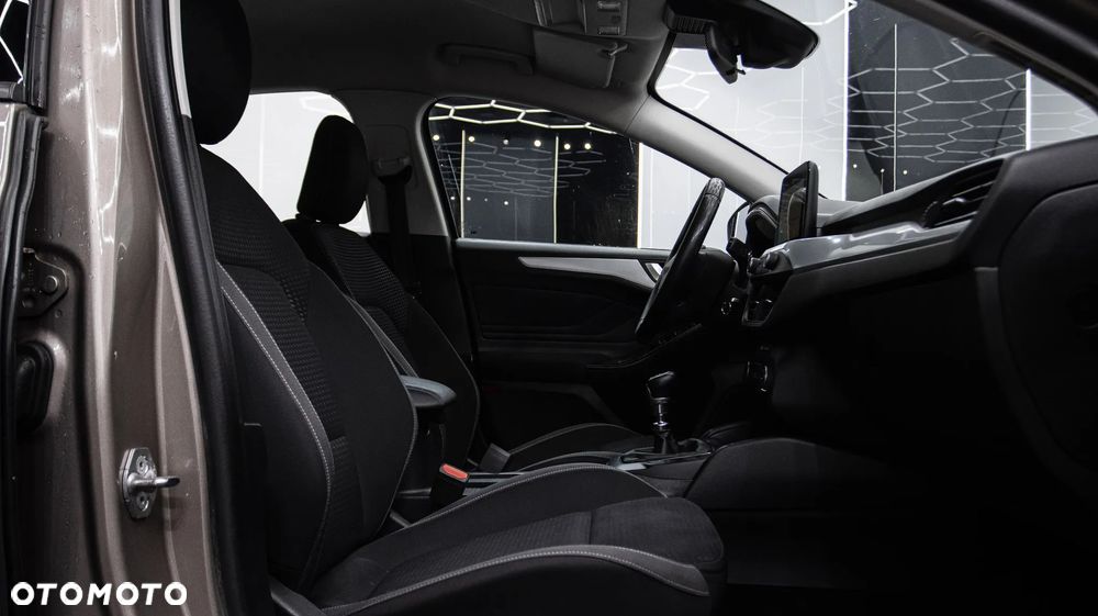 Ford Focus 1.0 EcoBoost Trend Edition - 16