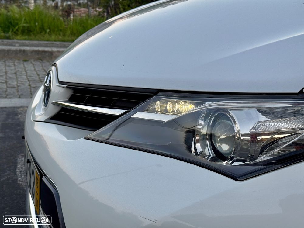 Toyota Auris Touring Sports 1.8 HSD Comfort+J17 - 11
