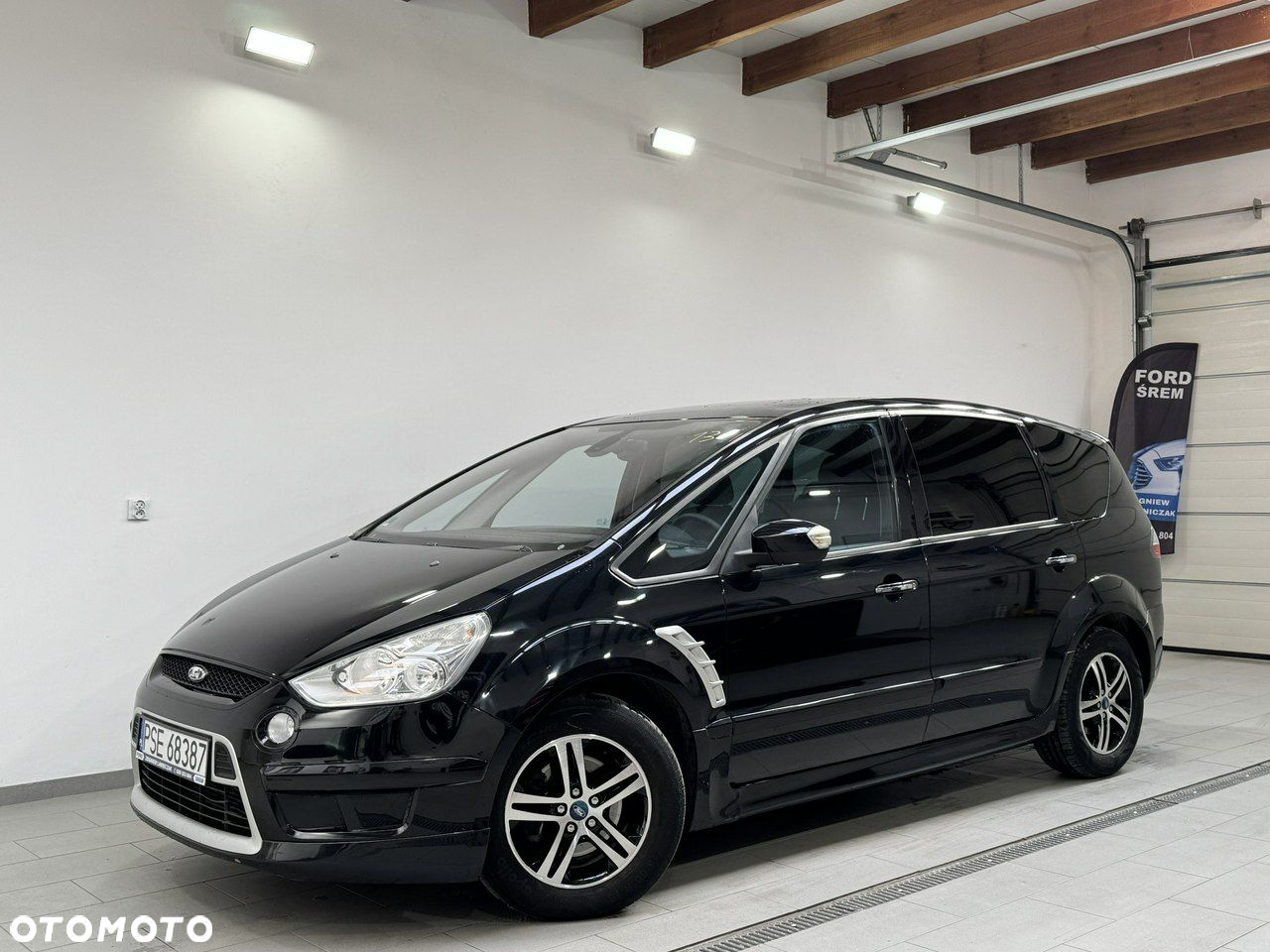 Ford S-Max - 13