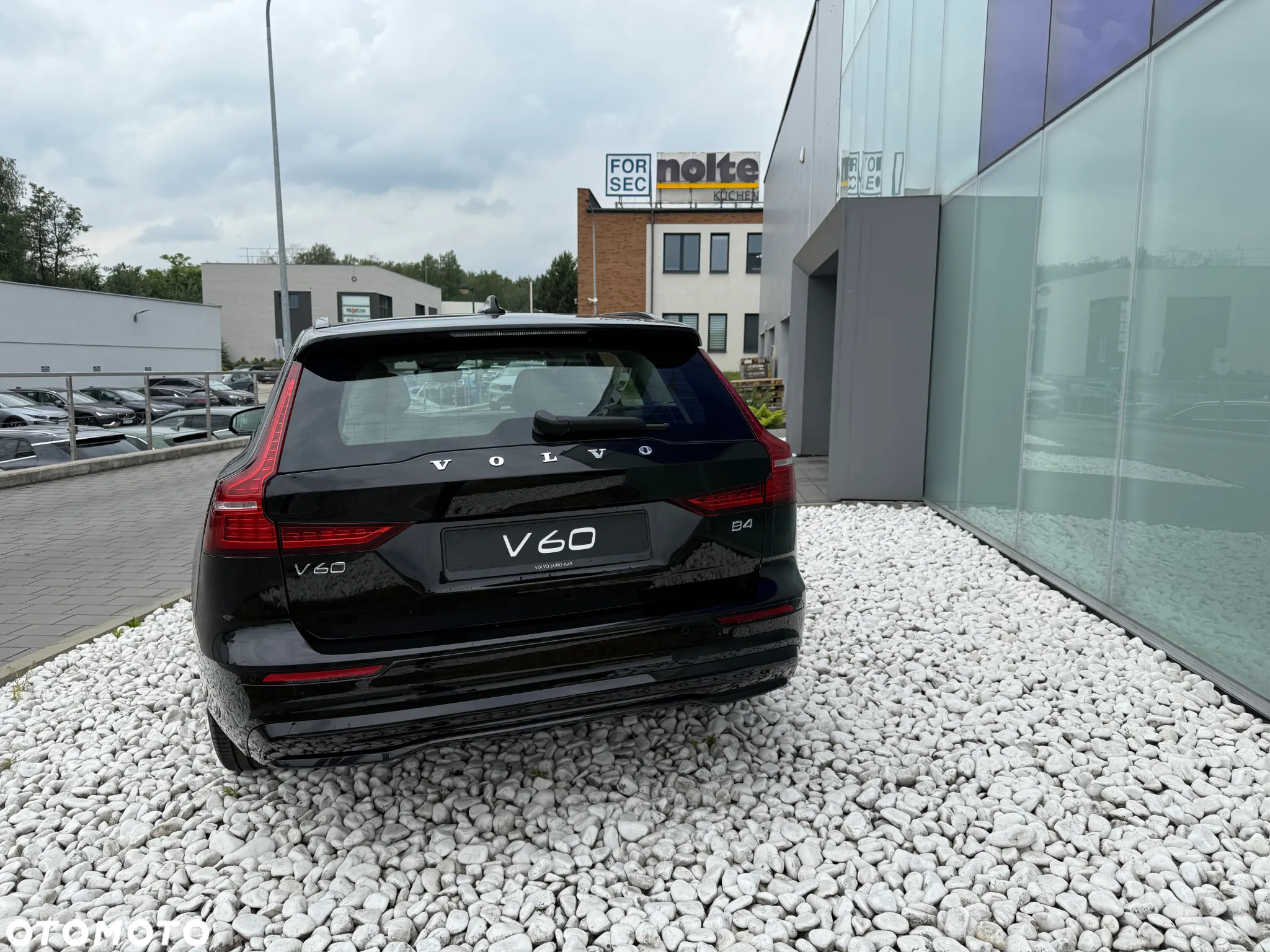 Volvo V60 B4 B Plus Dark - 12