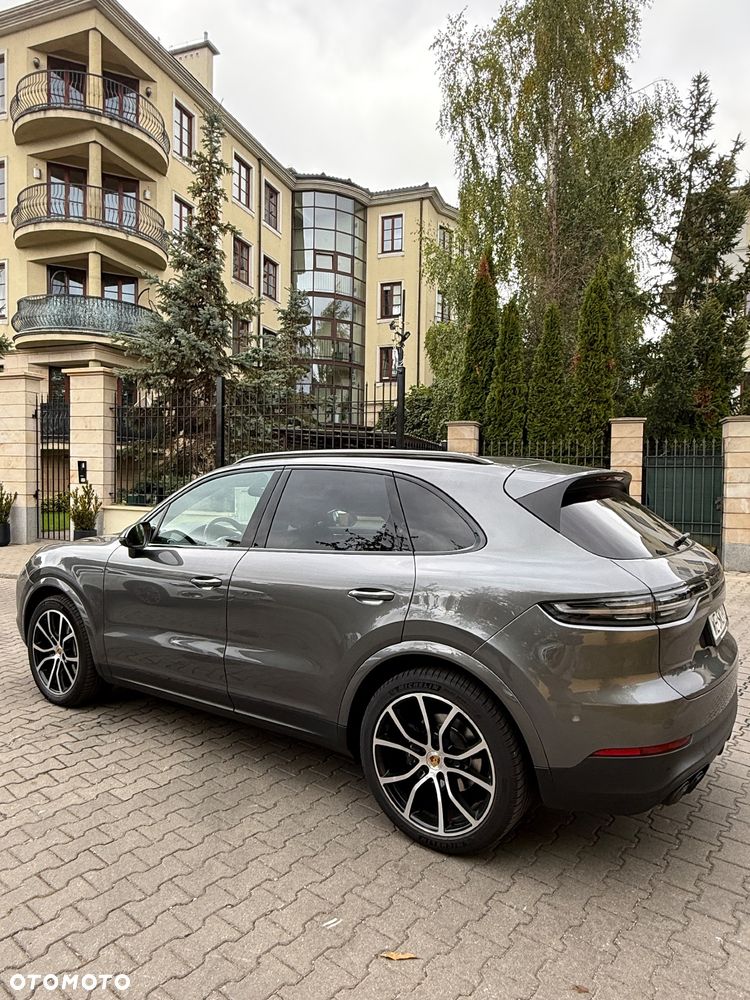 Porsche Cayenne - 4