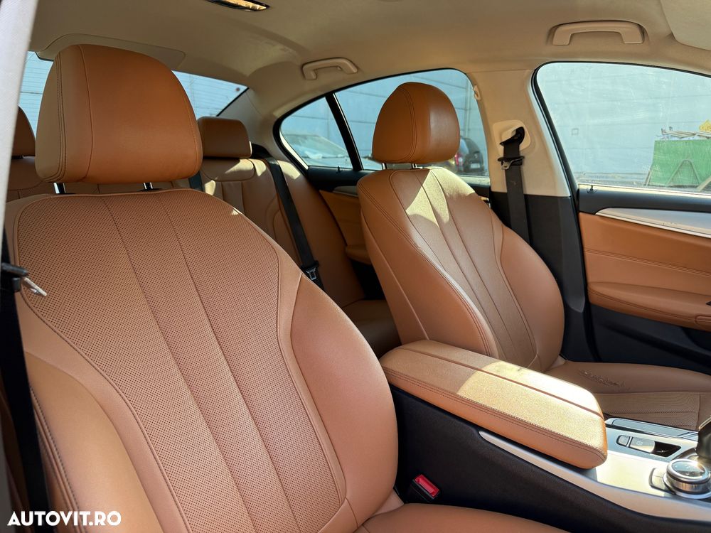 BMW Seria 5 520d AT - 17