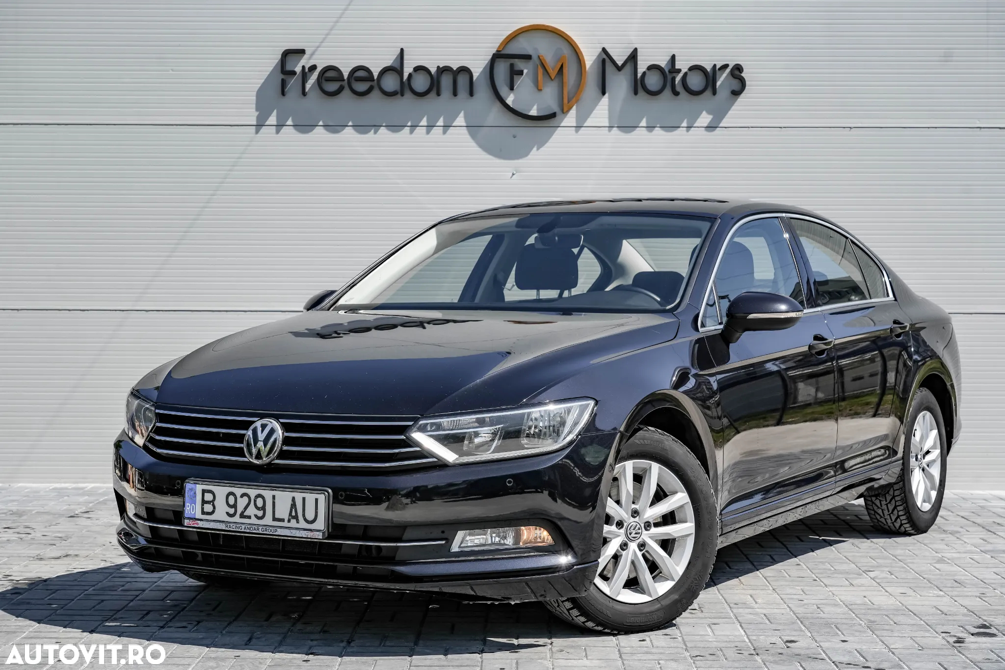 Volkswagen Passat - 2
