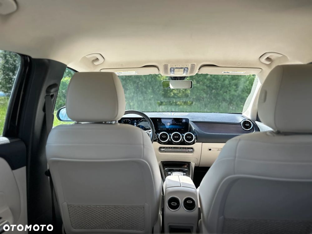 Mercedes-Benz GLA - 21