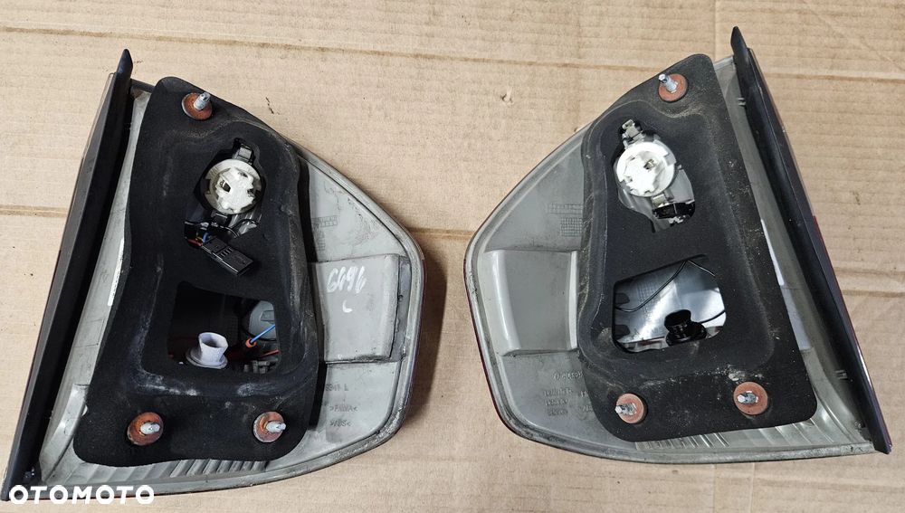 BMW X3 E83 lift lampa tył tylna  lewa w błotnik - 2