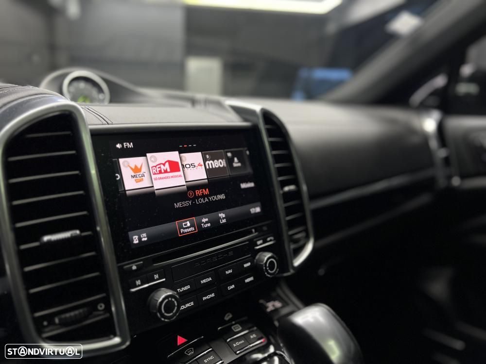 Porsche Cayenne S E-Hybrid - 11