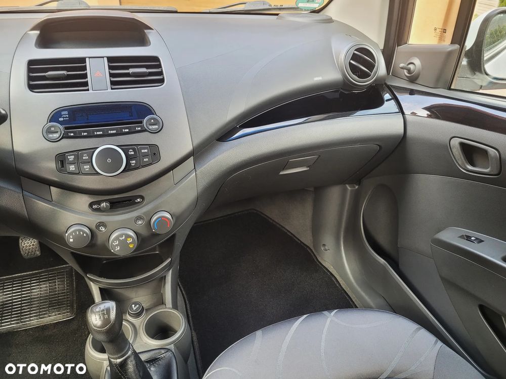 Chevrolet Spark 1.0 LT - 12