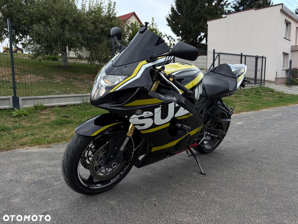 Suzuki GSX-R - 1