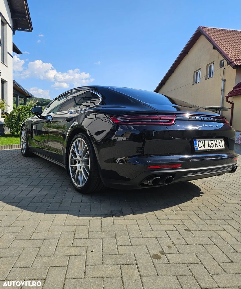 Porsche Panamera 4S - 4