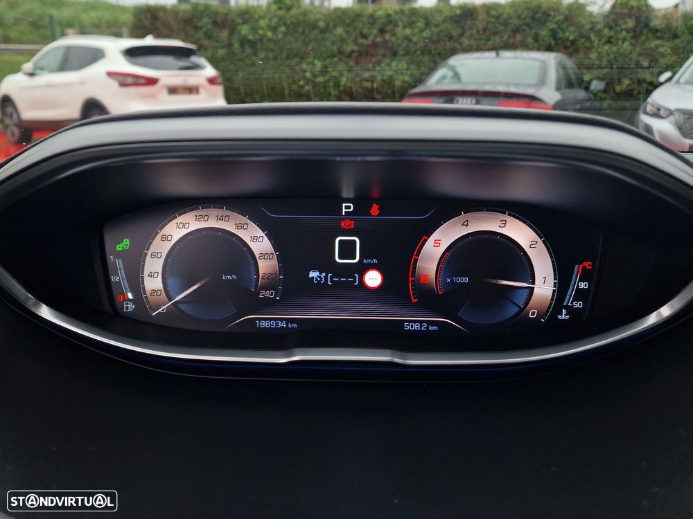 Peugeot 3008 1.6 BlueHDi GT Line Grip Control EAT6 - 24