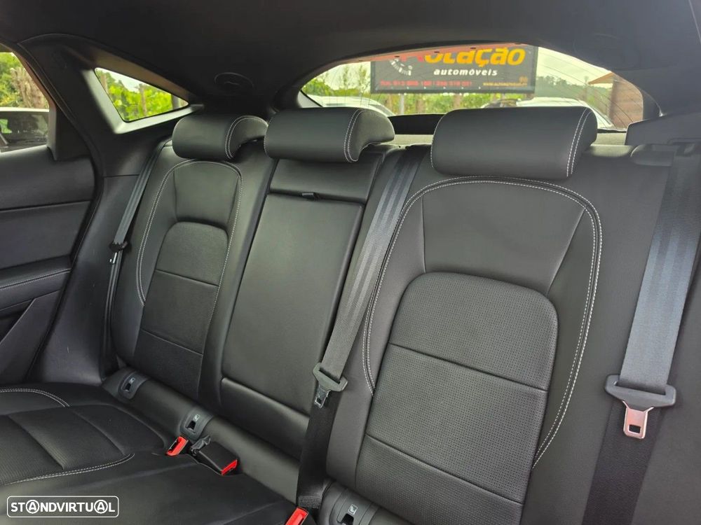 Jaguar E-Pace - 13