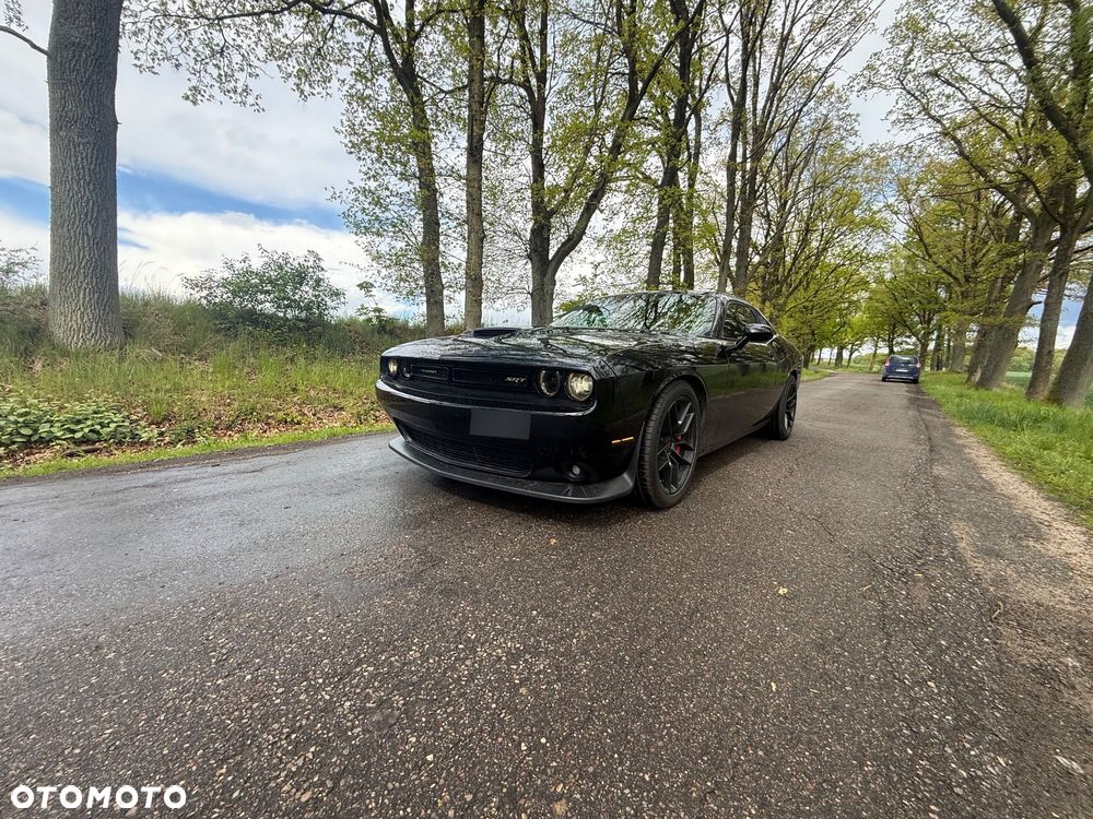 Dodge Challenger - 11